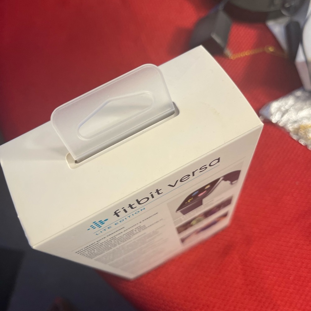 Fitbit - Picture 4 of 9